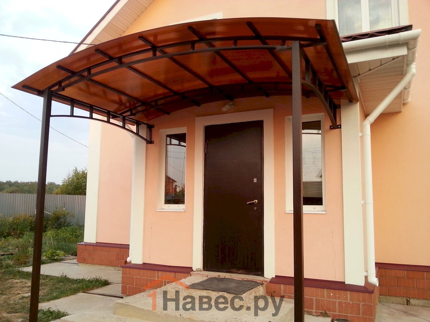 Навес из поликарбоната